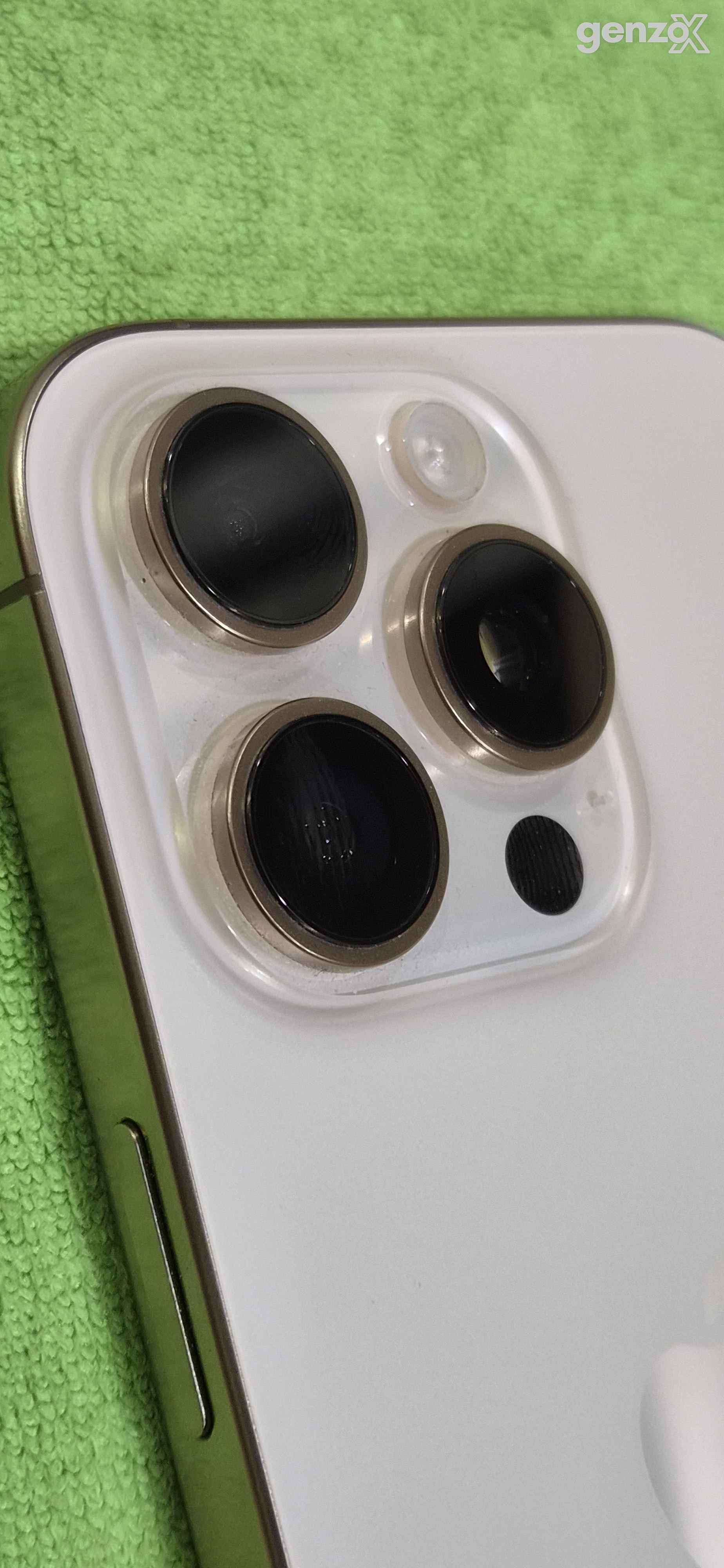 iPhone 16 Pro 256 gb Dessert Titanium